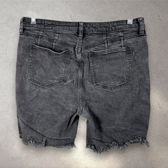 Free People We The Free Denim Bermuda Shorts Women’s 31 Black Button Fly Raw Hem - Picture 2 of 7